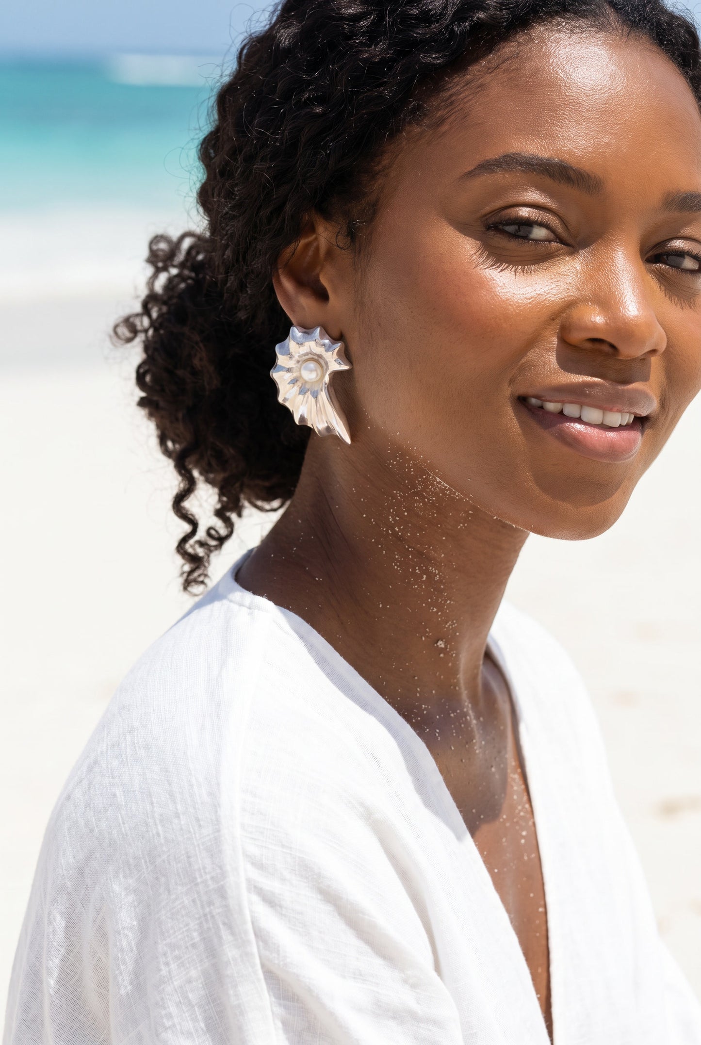 Concha Pearl Earrings