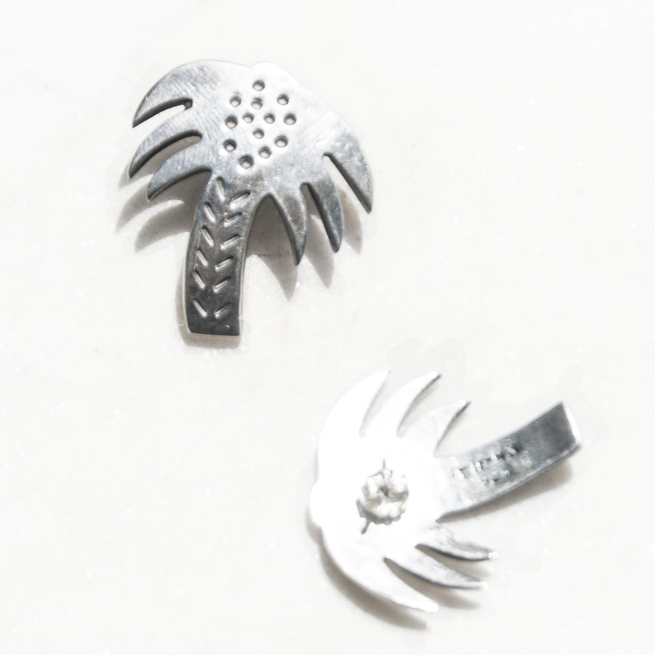 
                      
                        Vintage 925 Silver Palm Tree Earrings | Lily Frank Jewelry
                      
                    